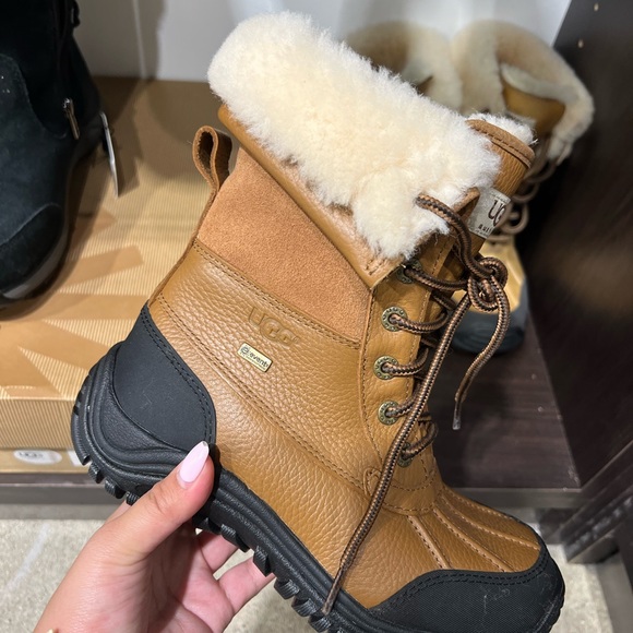 NEW with box UGG Adirondack - Picture 2 of 3